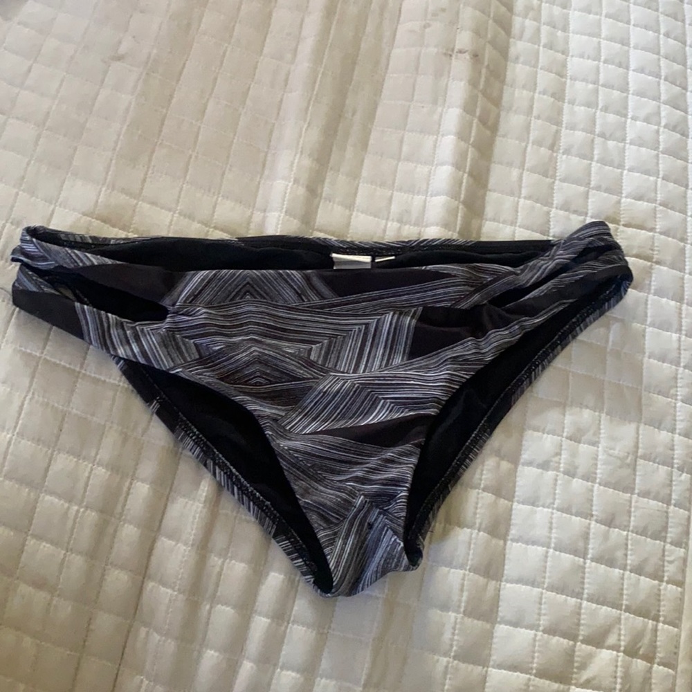 L space bottoms large